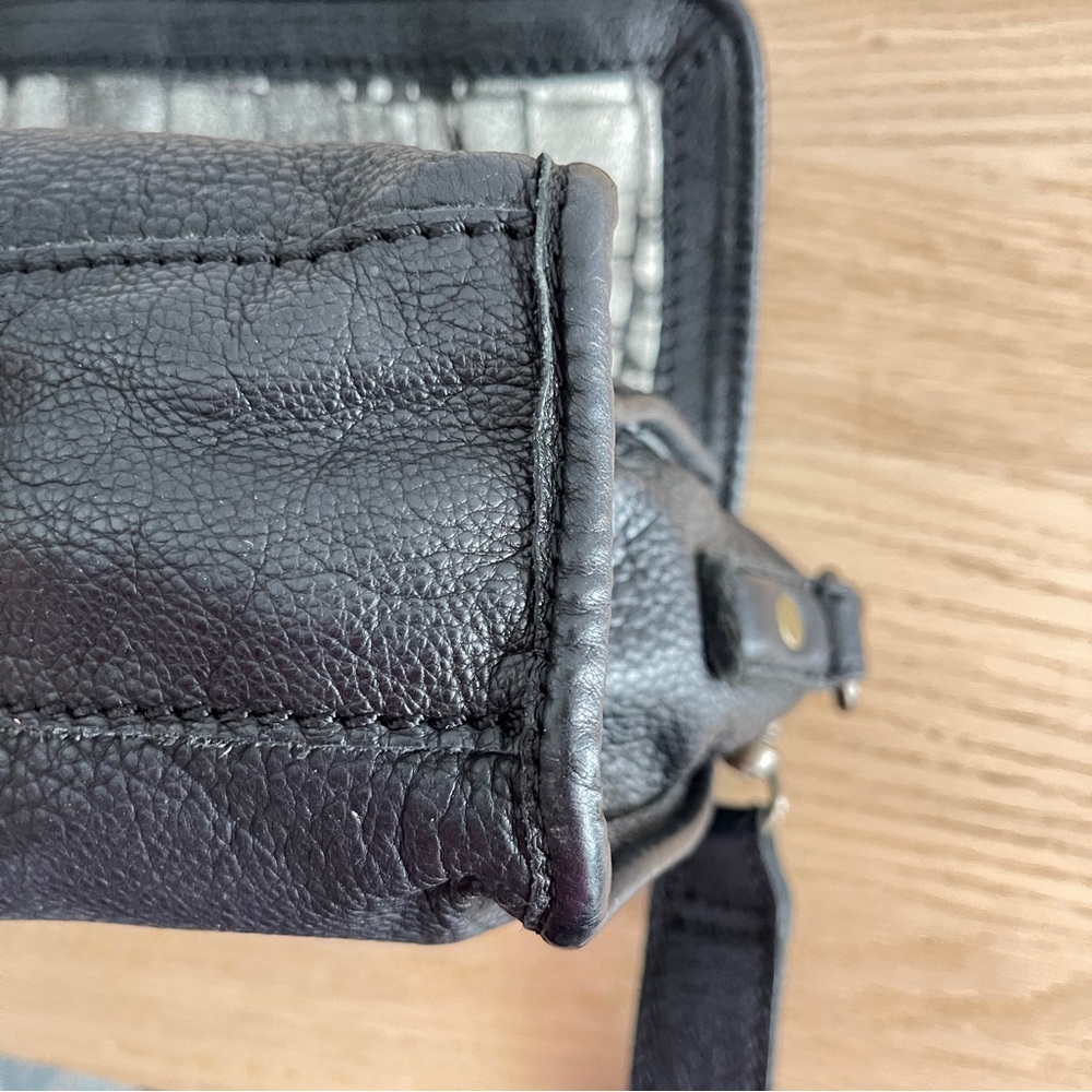 Liebeskind Berlin Small Black Leather Crossbody Bag - Picture 14 of 16
